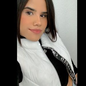 Meet your Posher, Patricia jose